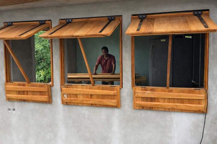 Installation fenêtres en bois Martinique